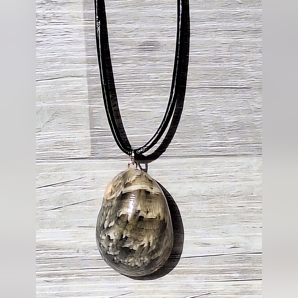 Kupe'e Shells Kaleo  Nahenahe Collection- "Nahenahe" Pendant necklace Large